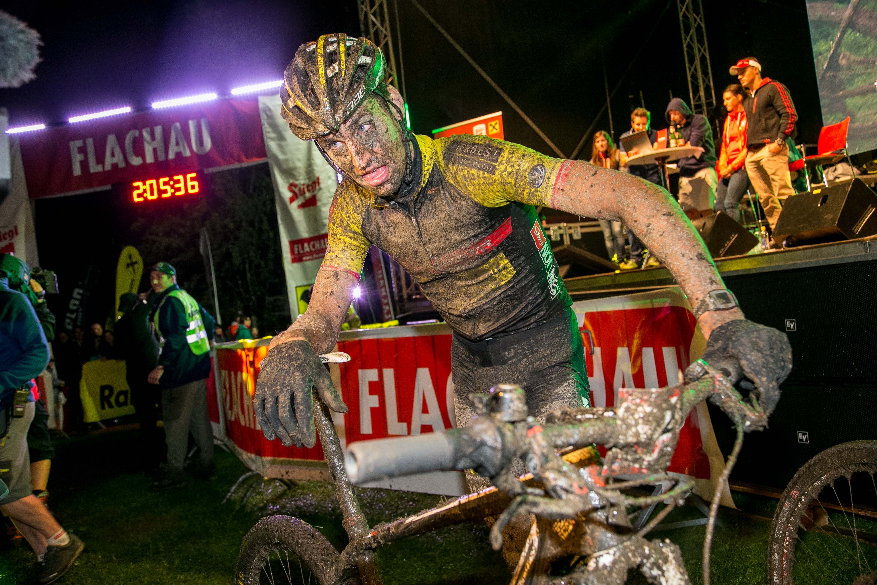 Bike Night Flachau wurde zur Schlammschlacht