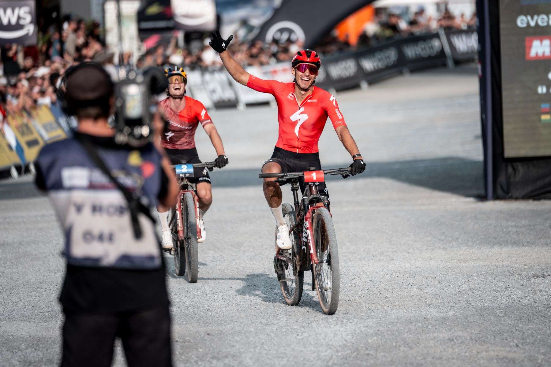 UCI Mountain Bike World Series in Saalfelden Leogang: Pieterse souverän, Blevins für die Geschichtsbücher