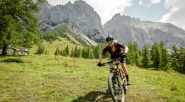 Vom Gletscher zum Ennstal: Ein Etappen-Epos der Alpentour Trophy