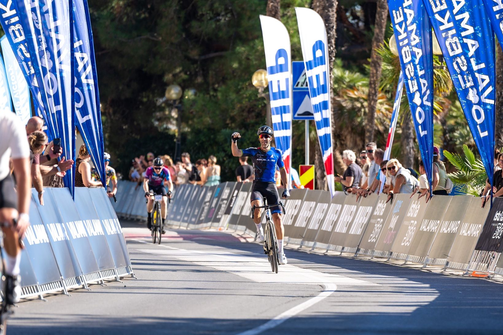Alban Lakata beendet Teamkarriere mit zweitem Istria300-Sieg